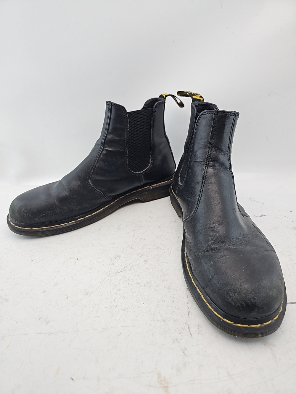Dr. Martens 2976 Smooth Leather Chelsea Boots